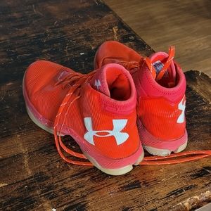 Under Armour red boy size 6Y shoe